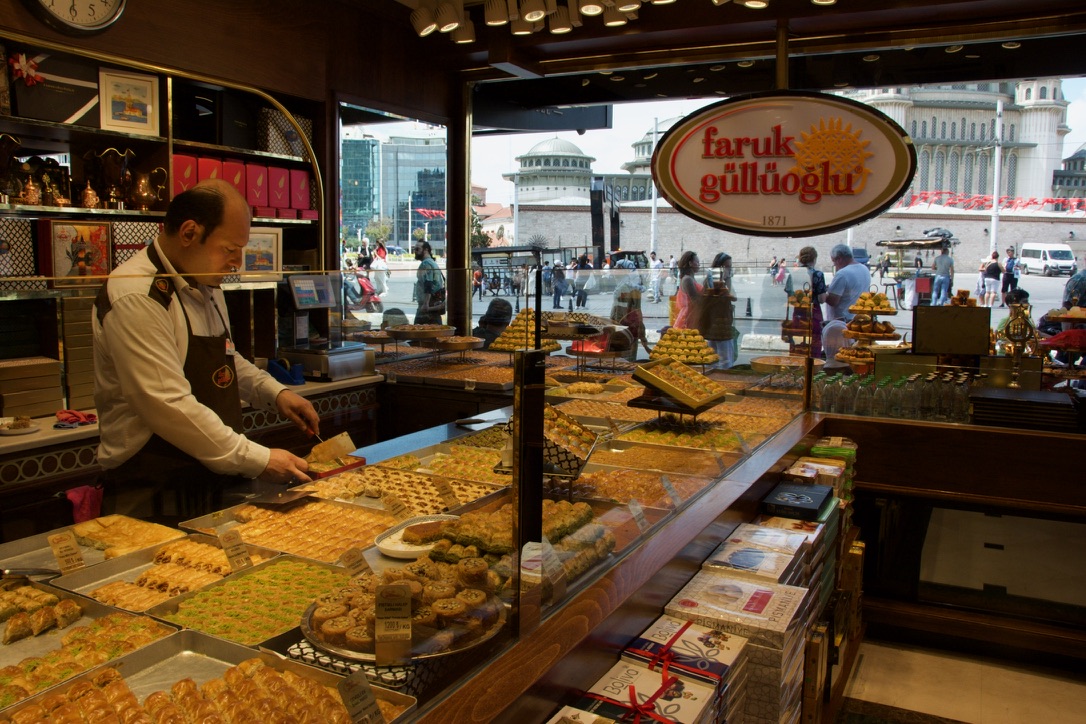 Faruk Güllüoğlu baklava shop